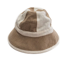 Load image into Gallery viewer, QUEEN. beach hat
